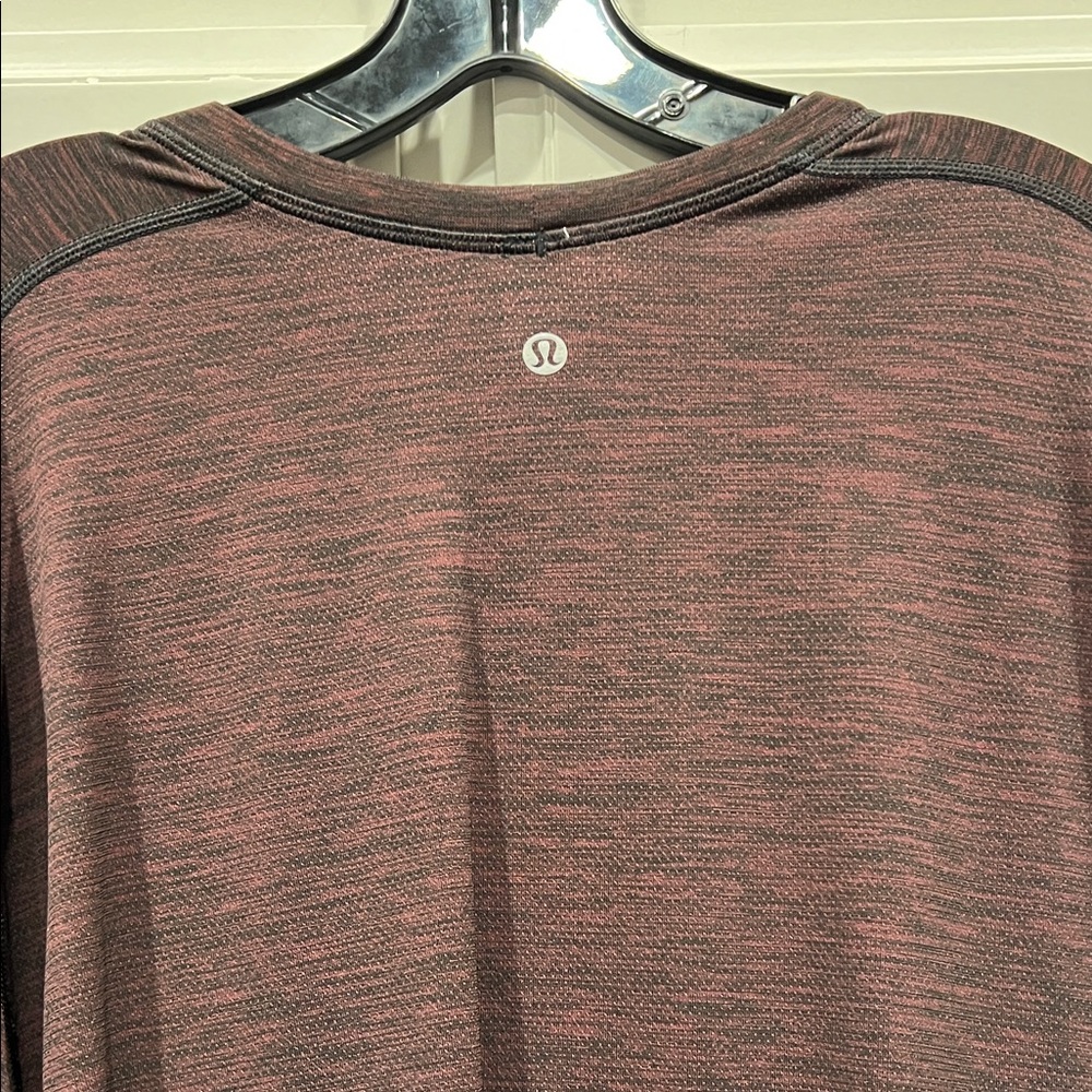 Lululemon Athletica Heathered Burgundy Long Sleeve - Picture 3 of 4